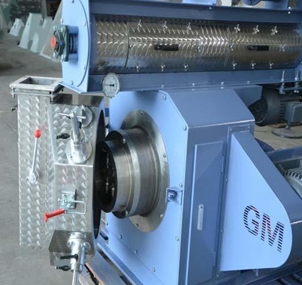 Cattle Chicken Sheep Pig Feed Manufacturing Machinery / Poultry Feed Production Line